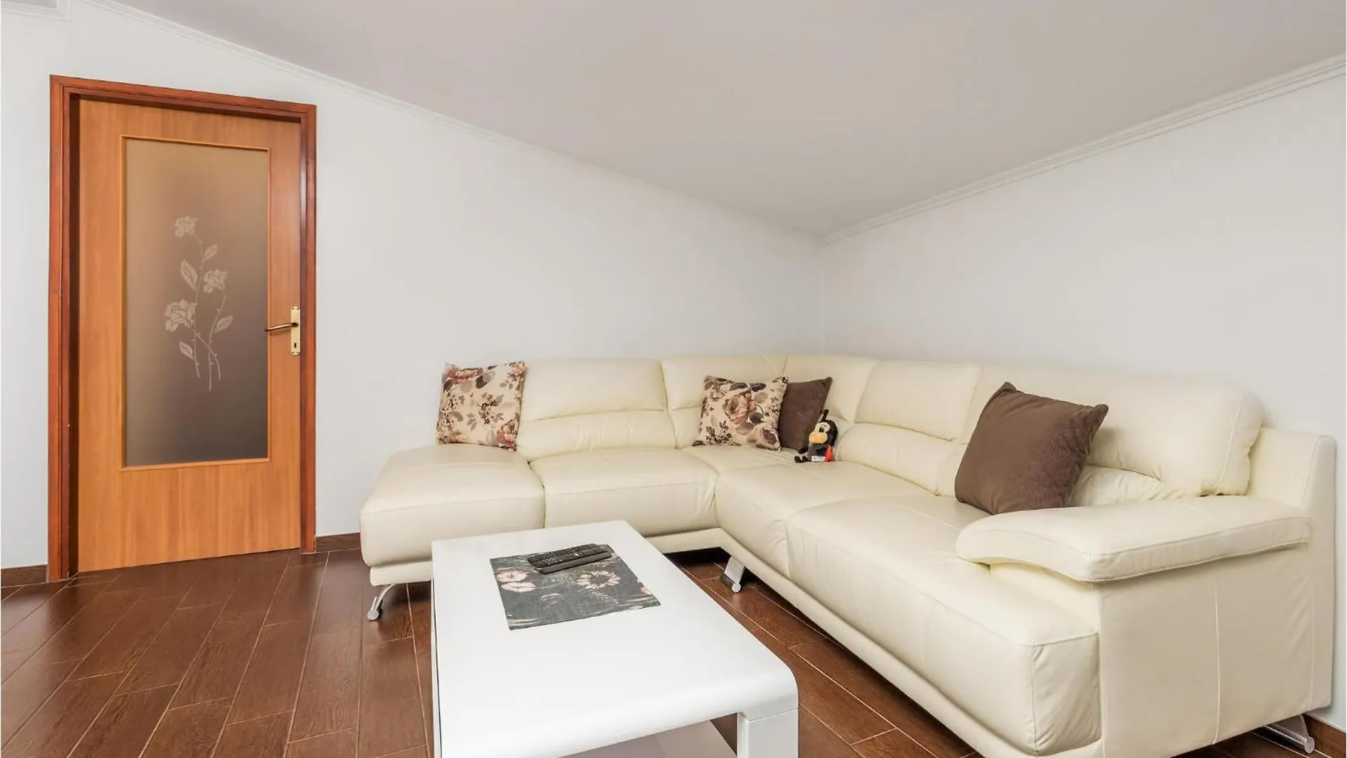 3 Bedroom Pet Friendly Apartment In Viskovo